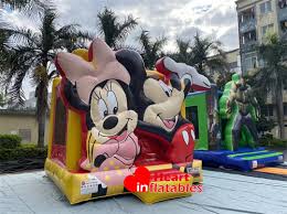 Heart Inflatables – A Fun Way to Decorate Your Yard For Valentine’s Day