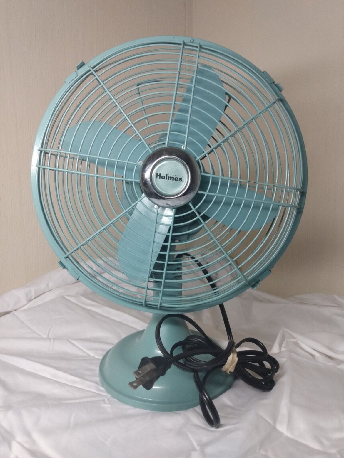 A Guide to Buying a Quiet Metal Fan